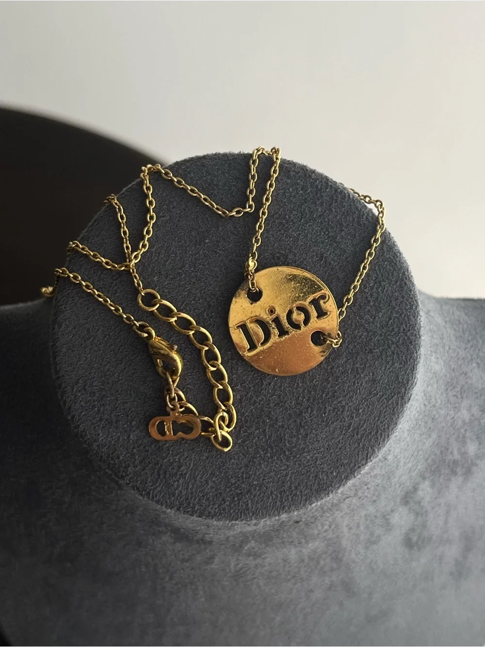 Authentic Vintage Dior Classic Logo Round Medallion Gold Thin Chain Necklace - Picture 3 of 7
